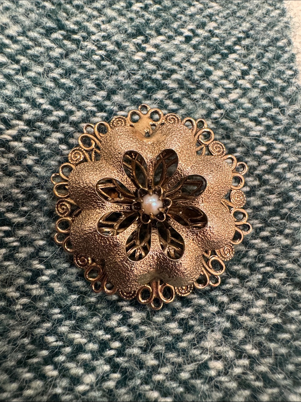 Vintage gold tone mid century brooch